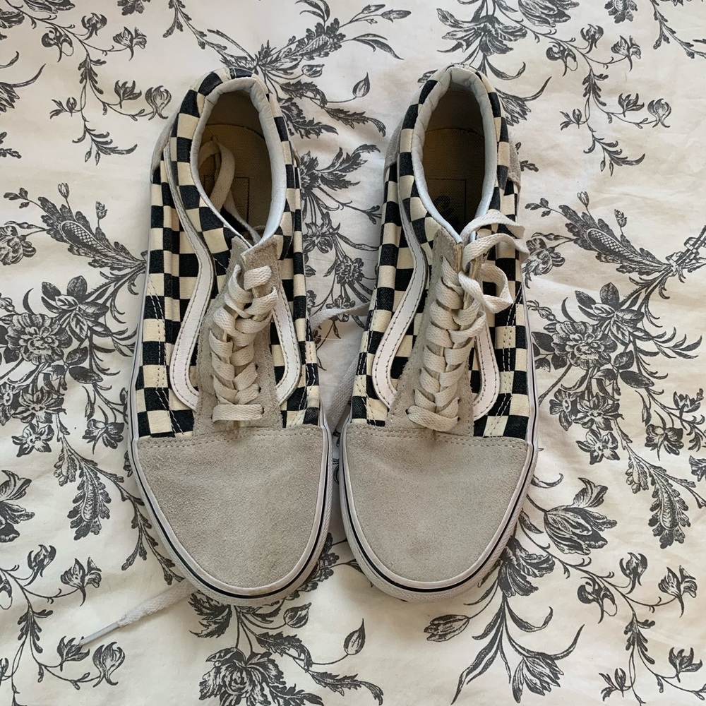 Women’s size 8 checkered vans